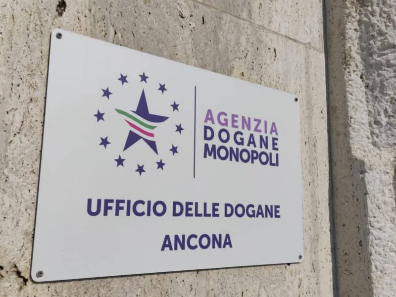 Ancona customs under investigation: 14 officials accused of falsifying customs controls